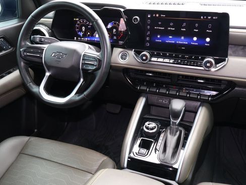 Used 2024 Chevrolet Colorado ZR2 w/ ZR2 Convenience Package III image 13