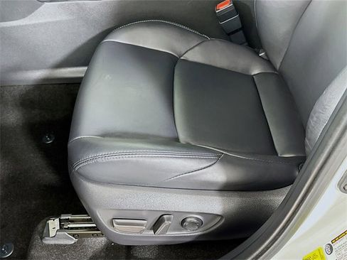 Used 2024 Toyota Venza Nightshade image 24