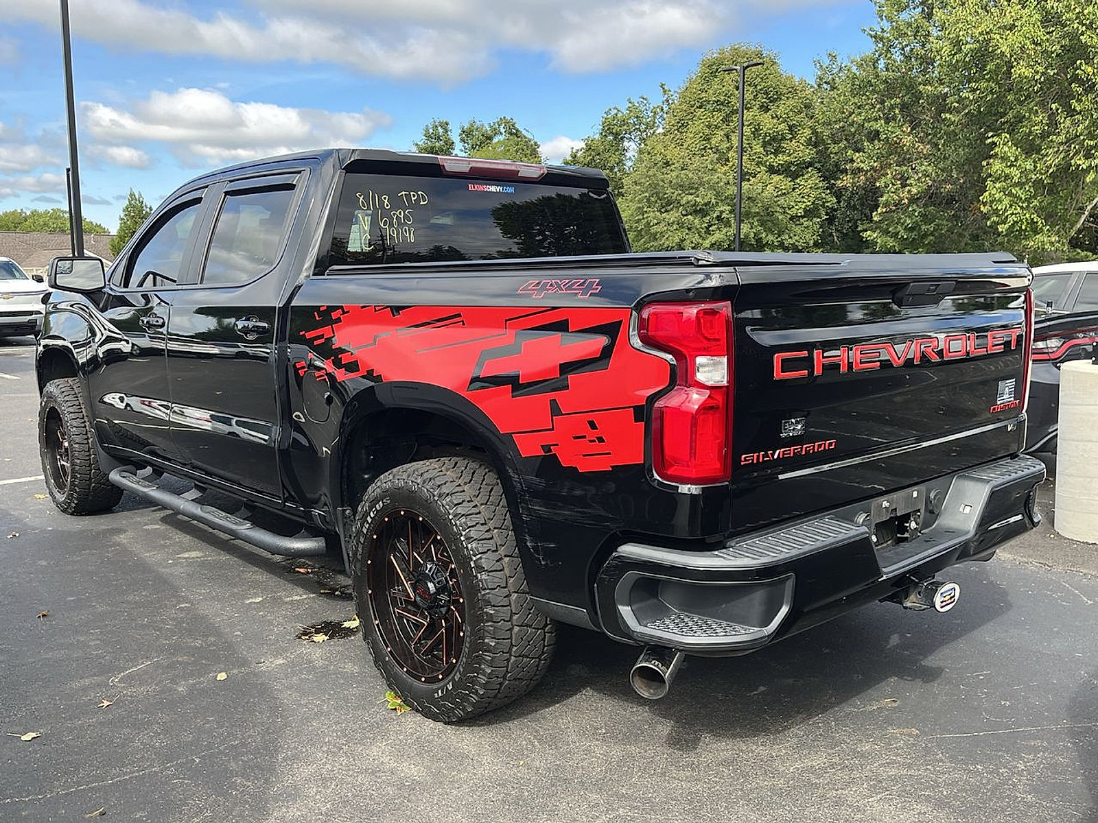 Used 2019 Chevrolet Silverado 1500 Custom w/ Custom Value Package AWD/4WD image 12