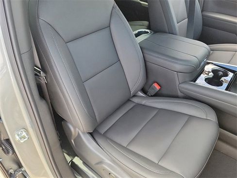 New 2025 Chevrolet Suburban LT w/ Comfort Package image 17