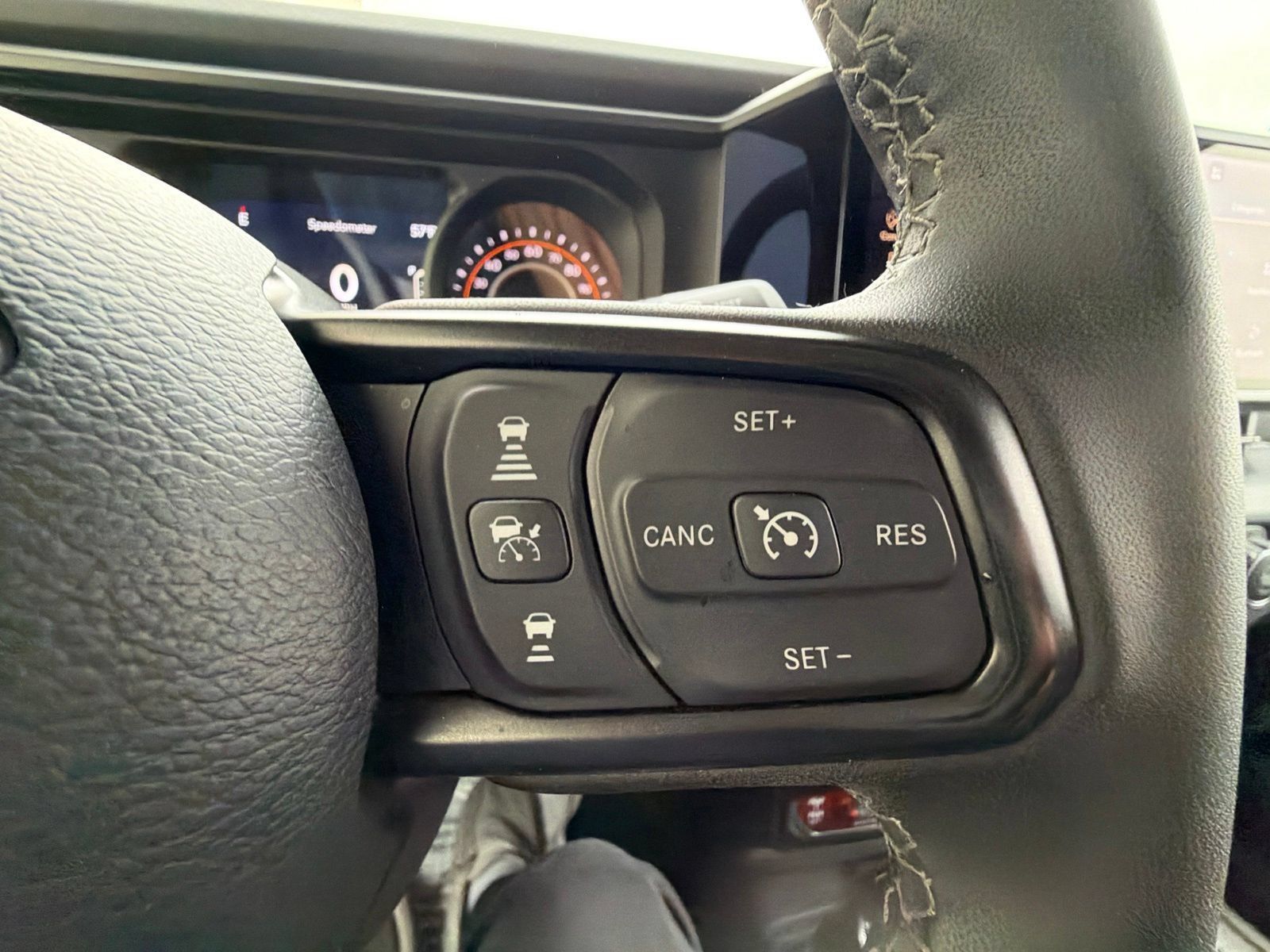 Used 2026 Jeep Gladiator Rubicon AWD/4WD image 15