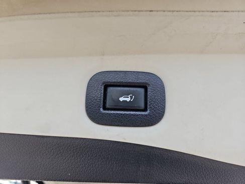 Used 2019 Nissan Rogue SV w/ Sun & Sound Touring Package FWD image 31
