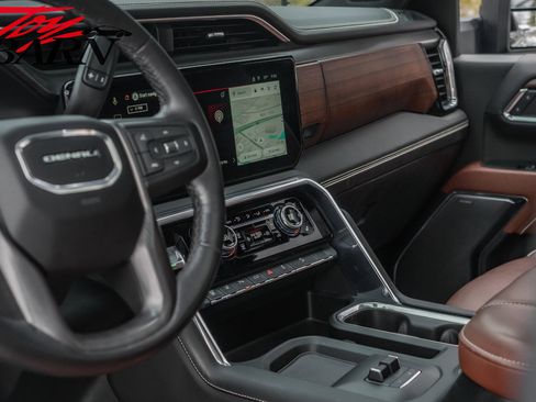 Used 2024 GMC Sierra 2500 Denali Ultimate image 32