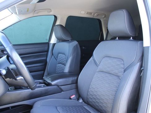 Used 2022 Nissan Pathfinder SV image 9