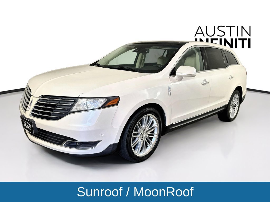 Used 2019 Lincoln MKT AWD image 3
