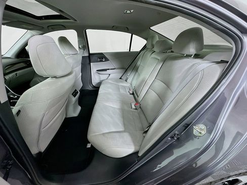 Used 2016 Honda Accord EX image 24