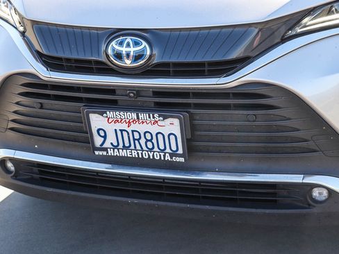 Certified 2023 Toyota Venza Limited AWD/4WD image 11