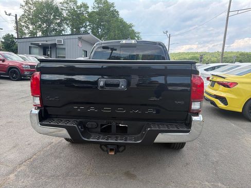 Used 2023 Toyota Tacoma SR5 AWD/4WD image 7