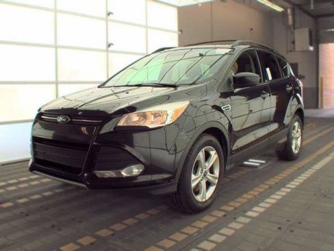 Used 2015 Ford Escape SE w/ Equipment Group 201A AWD/4WD image 1
