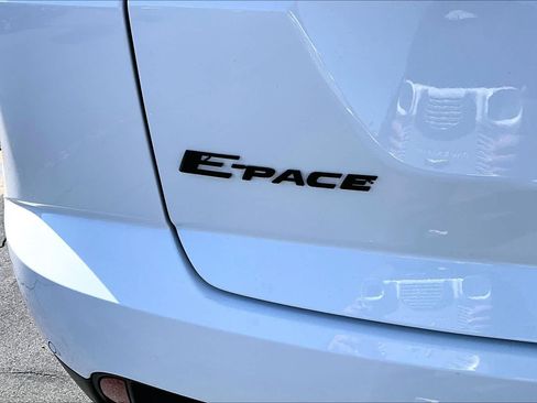 Used 2022 Jaguar E-PACE SE AWD/4WD image 10