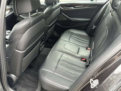 Used 2021 BMW M550i xDrive w/ Premium Package AWD/4WD image 18