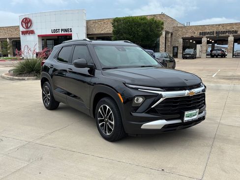 Used 2025 Chevrolet TrailBlazer LT FWD image 5