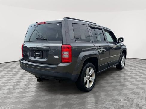 Used 2015 Jeep Patriot Latitude AWD/4WD image 9