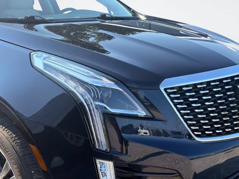 Used 2021 Cadillac XT5 Premium Luxury FWD image 4
