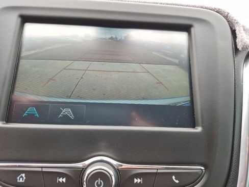 Used 2018 Chevrolet Equinox LS FWD image 24