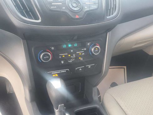 Used 2017 Ford Escape SE image 15