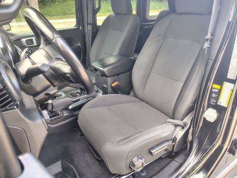 Used 2021 Jeep Wrangler Unlimited Sport AWD/4WD image 16