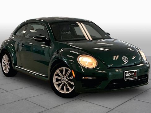 Used 2018 Volkswagen Beetle 2.0T S w/ Style & Comfort Package For S FWD image 2