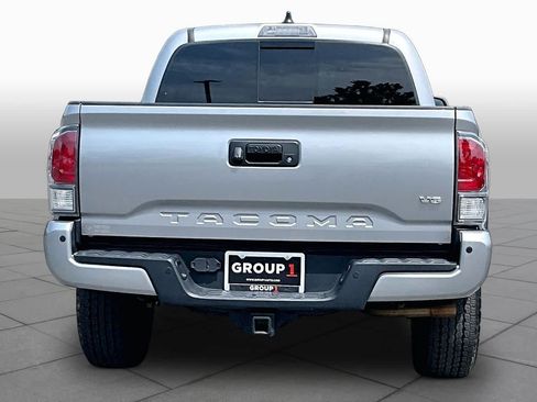 Used 2021 Toyota Tacoma TRD Off-Road w/ Technology Package AWD/4WD image 5