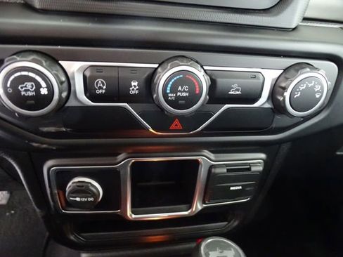 Used 2021 Jeep Wrangler Unlimited Sport image 11