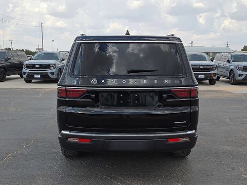 Used 2022 Jeep Wagoneer Series II RWD image 4
