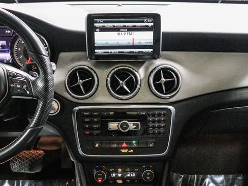 Used 2015 Mercedes-Benz GLA 250 image 14