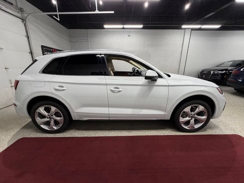 Used 2021 Audi Q5 Prestige w/ Prestige Package AWD/4WD image 12
