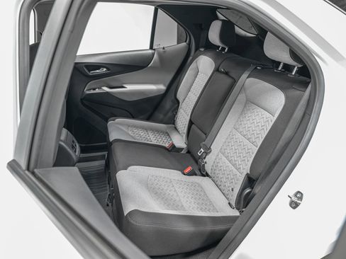 Used 2024 Chevrolet Equinox LS w/ LS Convenience Package image 27