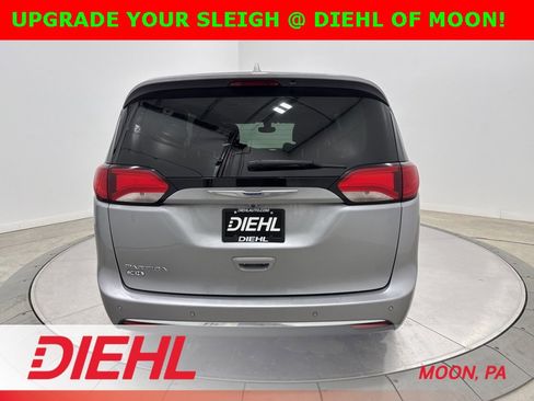 Certified 2020 Chrysler Pacifica Touring-L Plus image 6