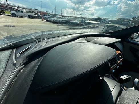 Used 2006 BMW M6 Coupe image 23