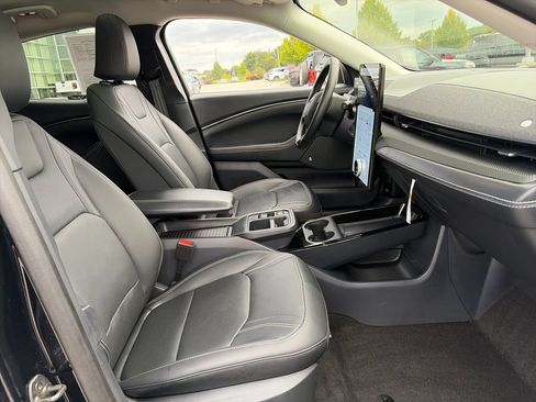 Used 2025 Ford Mustang Mach-E Premium AWD/4WD image 12