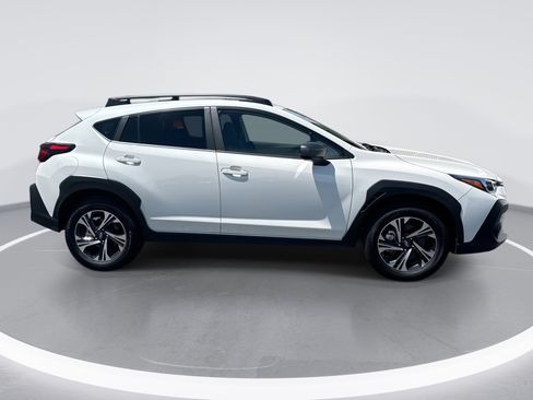 Used 2025 Subaru Crosstrek 2.5i Premium AWD/4WD image 3