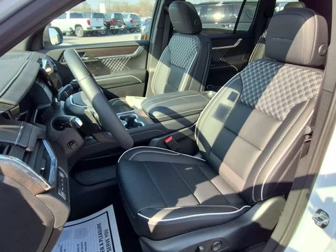 New 2026 GMC Acadia Denali w/ Super Cruise Package AWD/4WD image 12