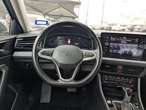 Used 2025 Volkswagen Jetta SE image 25