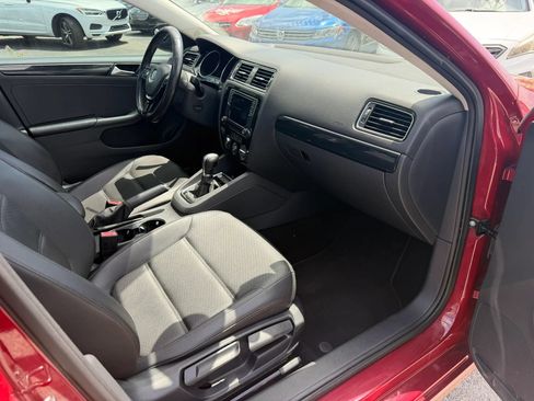 Used 2016 Volkswagen Jetta SEL FWD image 10