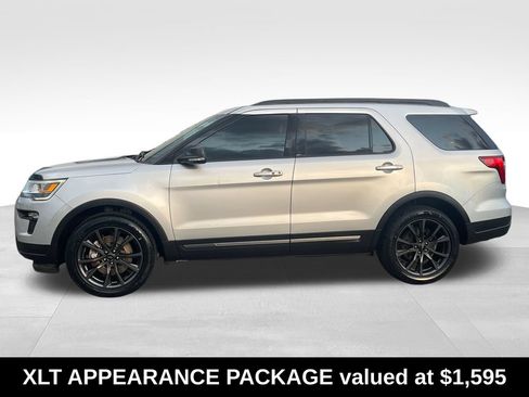 Used 2018 Ford Explorer XLT w/ Equipment Group 202A AWD/4WD image 5