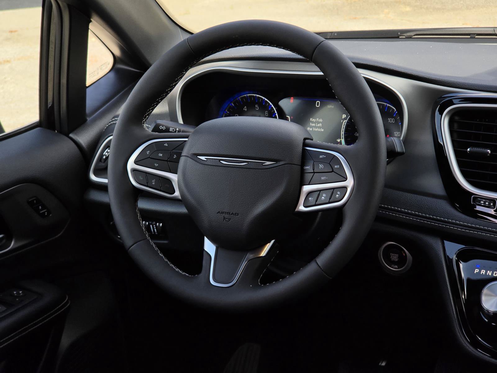 New 2027 Chrysler Pacifica Select FWD image 16