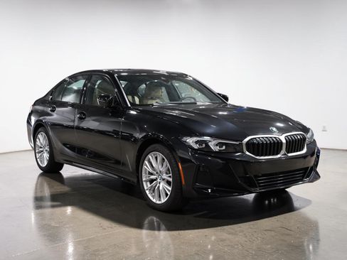 Used 2023 BMW 330i xDrive Sedan w/ Premium Package AWD/4WD image 4
