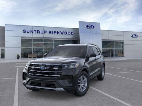 New 2026 Ford Explorer Active image 2