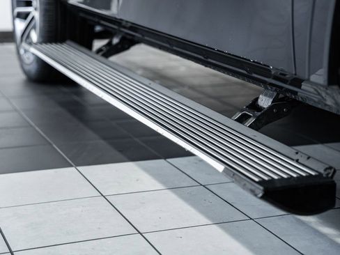 New 2024 Jeep Grand Wagoneer Series III w/ HD Trailer Tow Package image 19