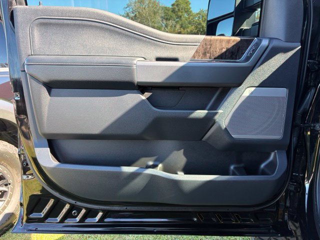 Used 2025 Ford F350 Lariat w/ Lariat Ultimate Package AWD/4WD image 10