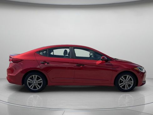 Used 2018 Hyundai Elantra SEL image 2