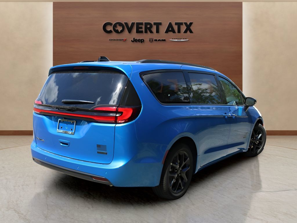 New 2027 Chrysler Pacifica Select FWD image 5