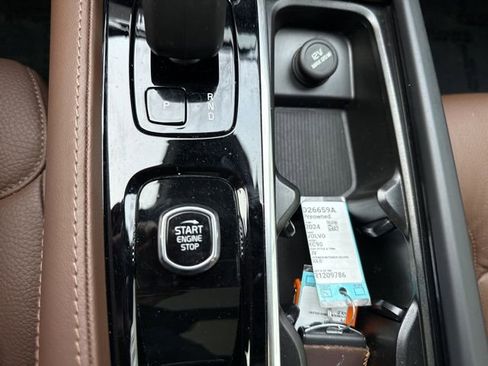 Used 2024 Volvo XC90 B6 Plus w/ Protection Package image 29