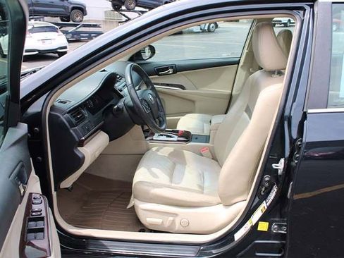 Used 2012 Toyota Camry XLE FWD image 11