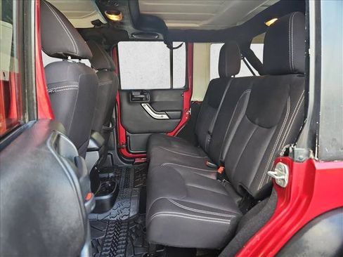 Used 2013 Jeep Wrangler Unlimited Rubicon w/ Connectivity Group AWD/4WD image 18