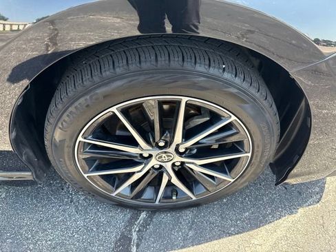 Certified 2021 Toyota Camry SE FWD image 13
