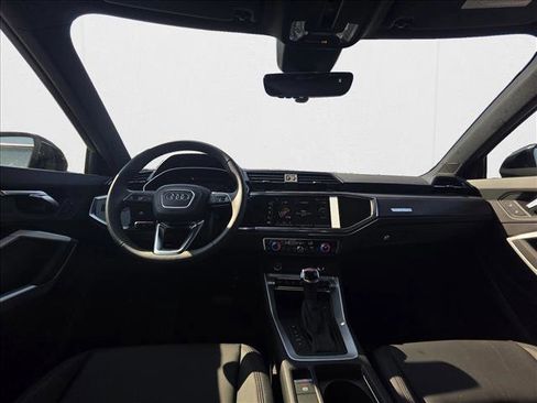 New 2025 Audi Q3 2.0T Premium image 19