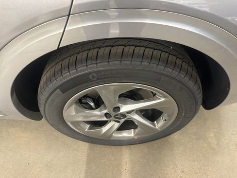 New 2026 Genesis GV70 2.5T Advanced image 9