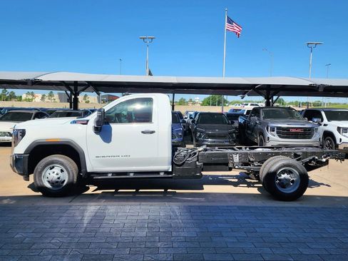 New 2026 GMC Sierra 3500 Pro w/ Convenience Package AWD/4WD image 6